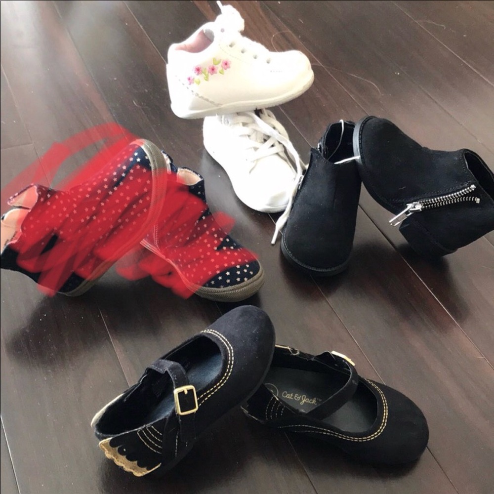 Brand new toddler size 5 shoes